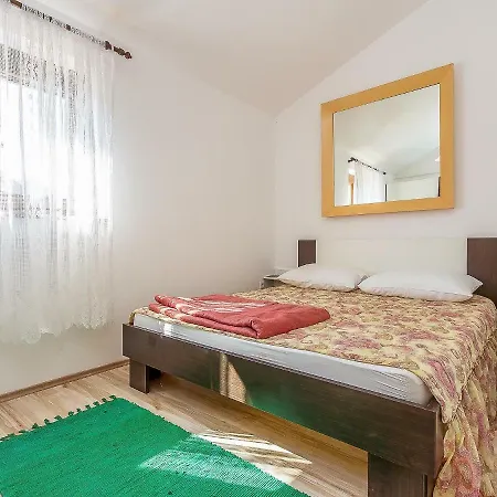 Holiday Jasminka *